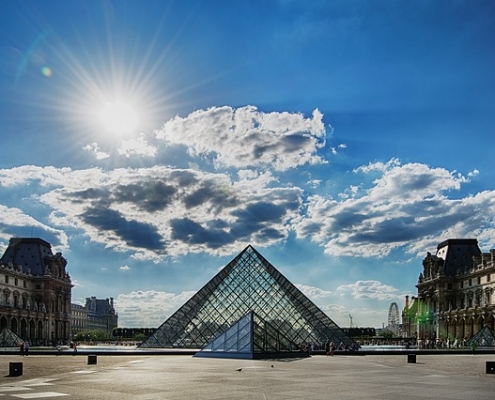 Pyramide du Louvre Paris France Europe Voyage