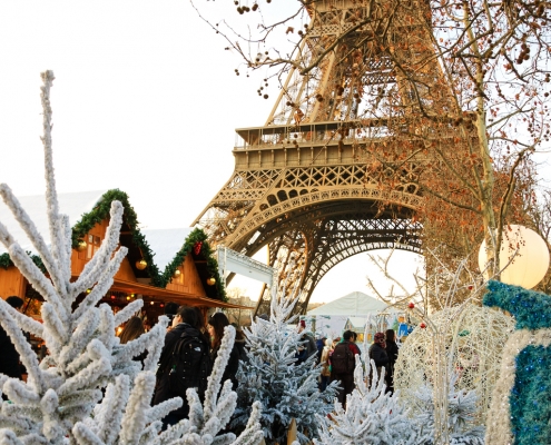 Marchés de Noël près de la Tour Eiffel à Paris France Europe Voyage