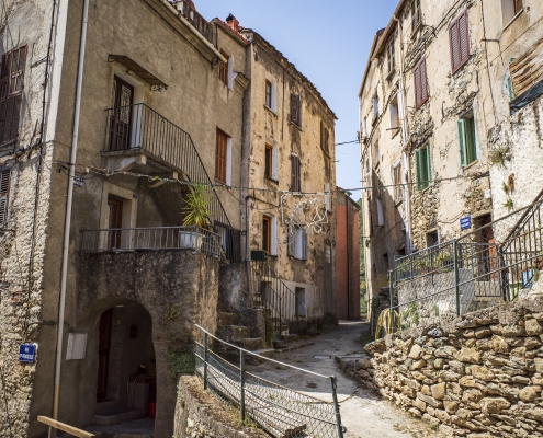 Ruelle de Corte Corse France Voyage Europe